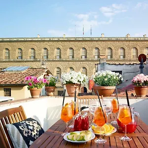 Great Location Just Infront Of Pitti Palace Florence